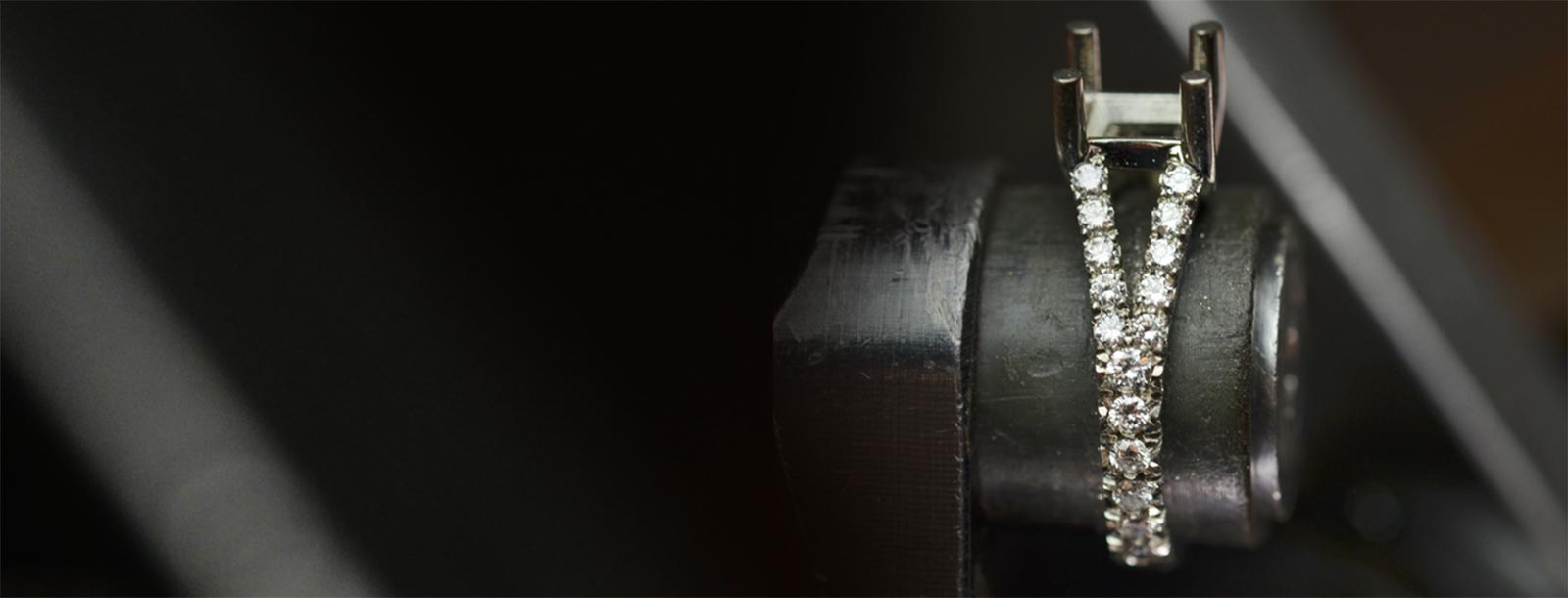 Jewelry designer, repair, restoration, appraisal, appraiser, insurance claims, diamond setting and gem setting, ring resizing, redesign old jewelry, goldsmith, jewelry polishing, coloured gemstones and pearls jewelry in Vancouver BC